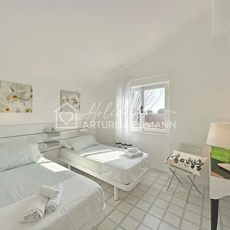 225 - Villaggio Riva Musone Con Portico E Ampio Giardino, Climatizzata 200 Mt Dal Mare, Pulizia, Biancheria Incluse *