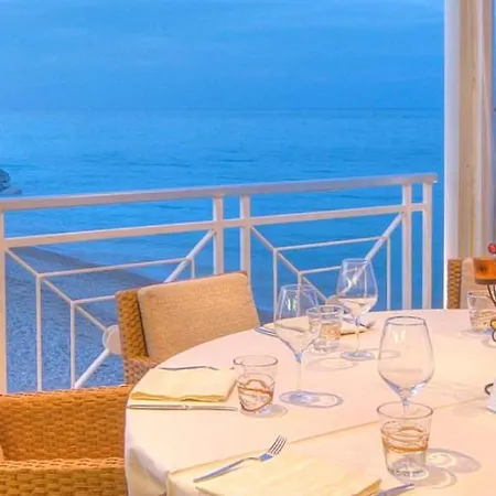 225 - Villaggio Riva Musone Con Portico E Ampio Giardino, Climatizzata 200 Mt Dal Mare, Pulizia, Biancheria Incluse Apartamento *
